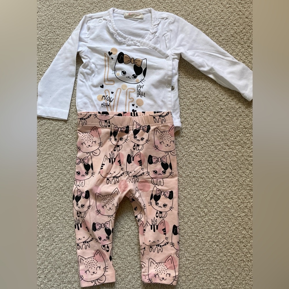 Two piece set Baby girl onesie and leggings ( cats) 3-6 month ( 68 Euro size)